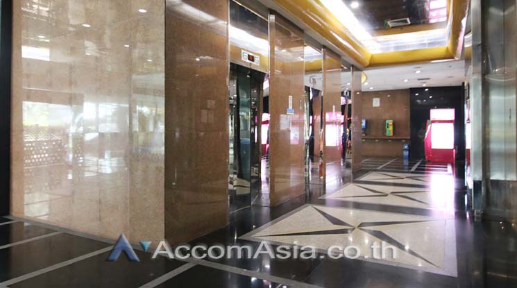 5  Office Space For Rent in Phaholyothin ,Bangkok MRT Phahon Yothin at TP & T Building AA14314